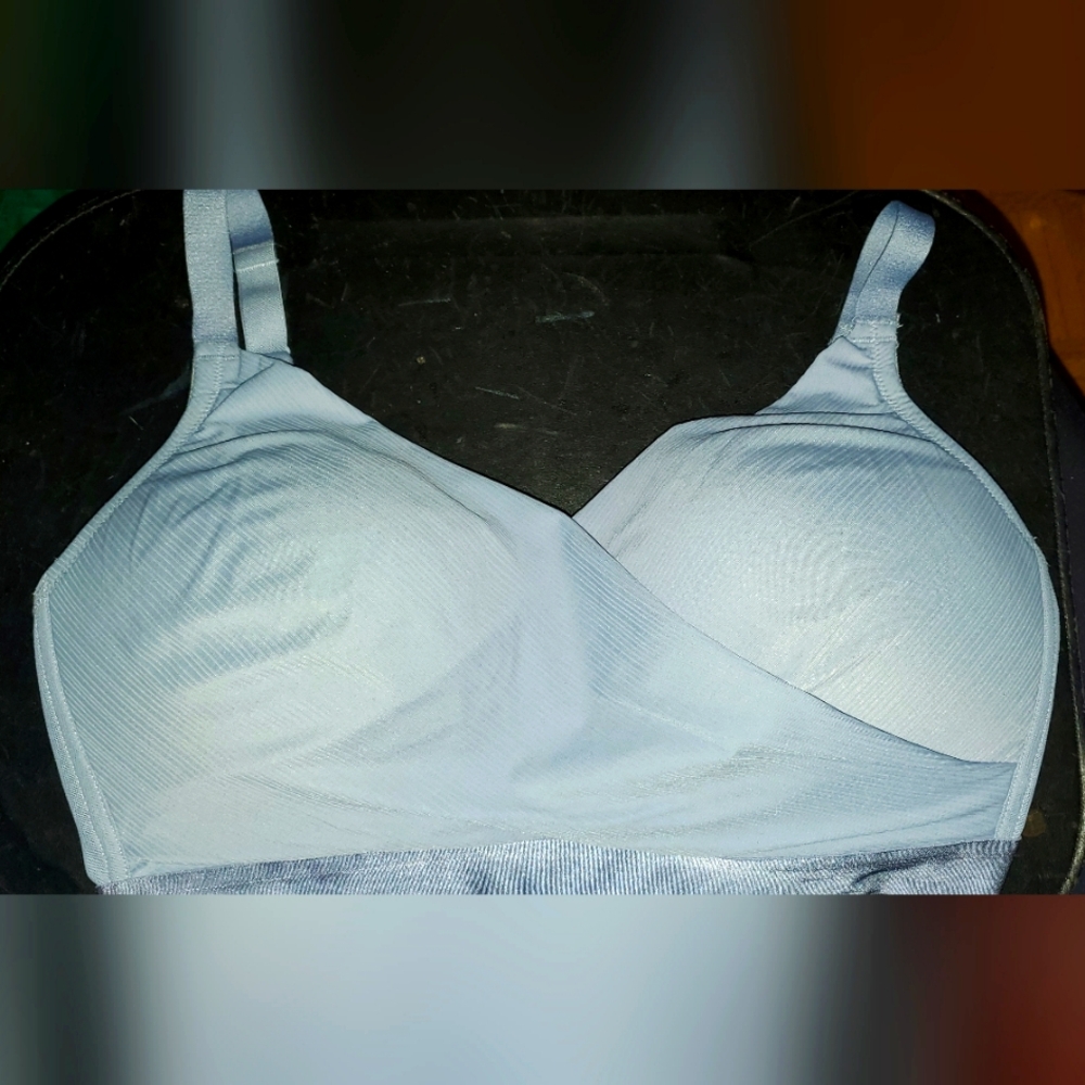 [42D] Déesse Lingerie - Powder Blue Padded Wireless Lounge Bra (NWOT)
